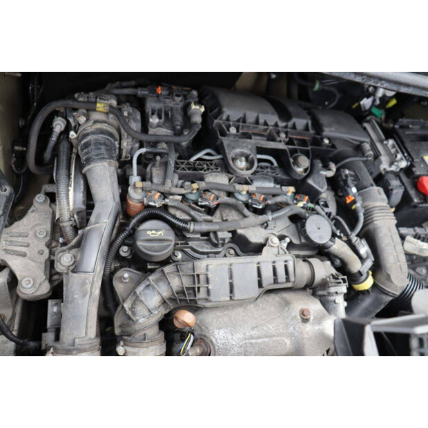 2019 بيجو Expert Traveller-46861700