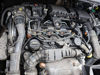 2019-peugeot-expert-traveller-46861700