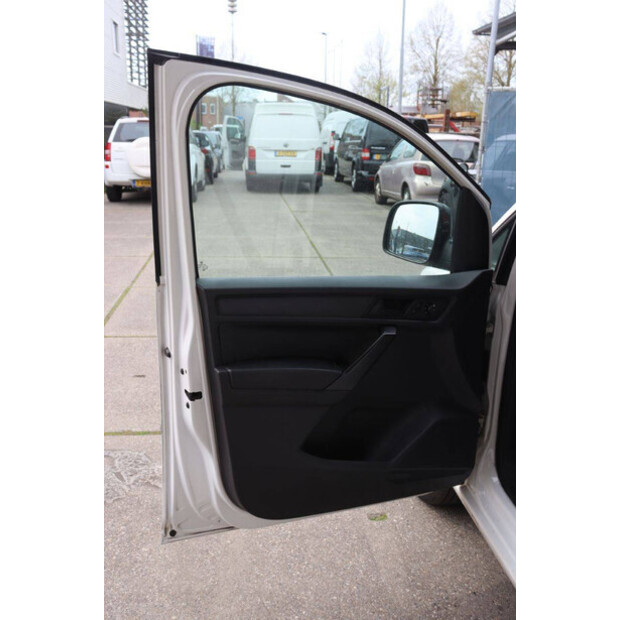 2017 Volkswagen Caddy-46861718