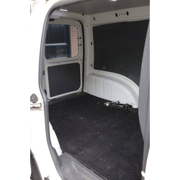 2017 Volkswagen Caddy-46861741