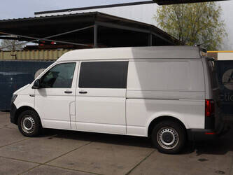 2017-volkswagen-transporter-1448167-46861750