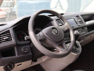 2017-volkswagen-transporter-1448167-46861769