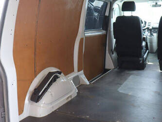 2017-volkswagen-transporter-1448167-46861787