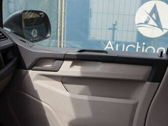 2019-volkswagen-transporter-1448168-46861819