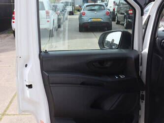 2021-mercedes-benz-vito-1448169-46861863