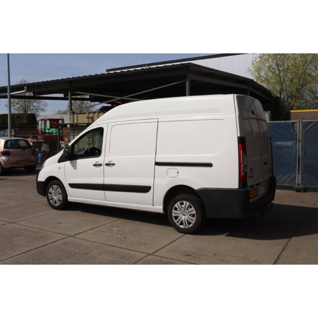 2014 تويوتا PROACE-46861943