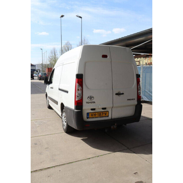 2014 تويوتا PROACE-46861944