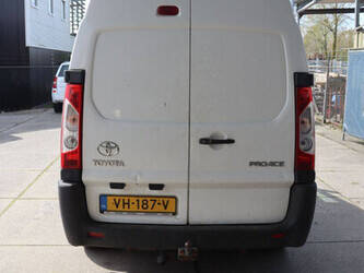 2014-toyota-proace-46861945