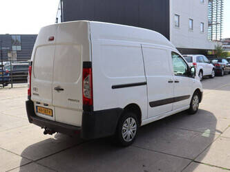 2014-toyota-proace-46861946