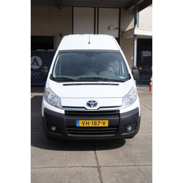 2014 تويوتا PROACE-46861948