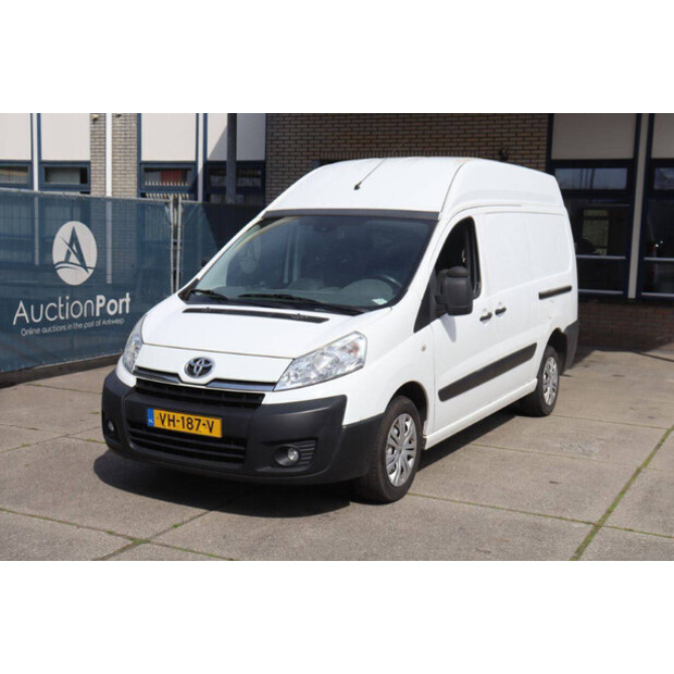 2014 تويوتا PROACE-46861949