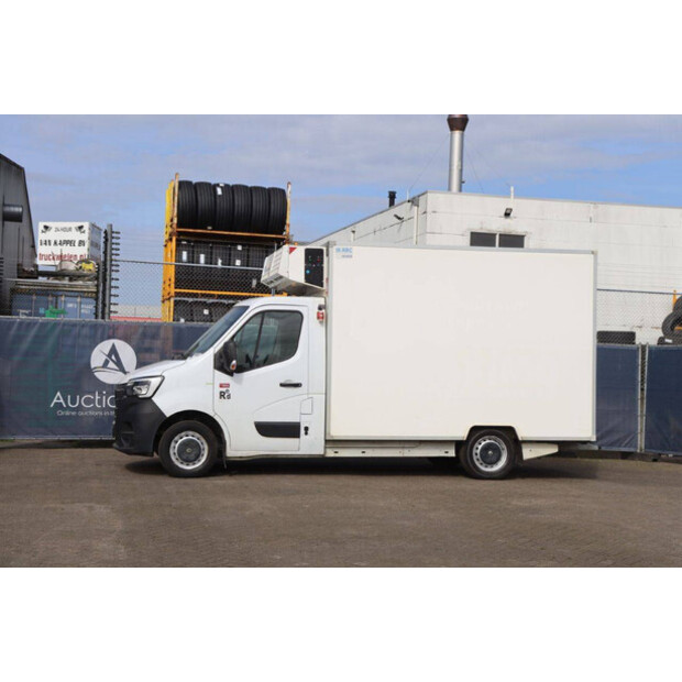 2020 رينو Master-46862076