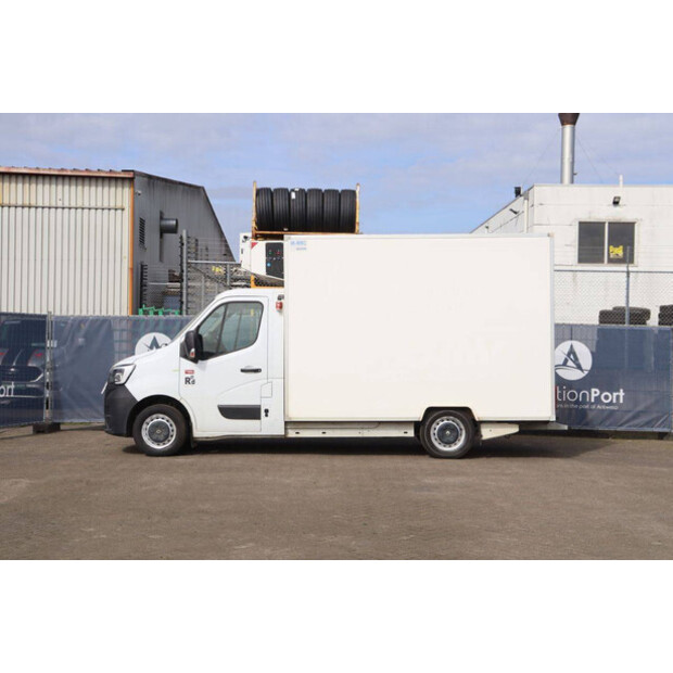 2020 رينو Master-46862077