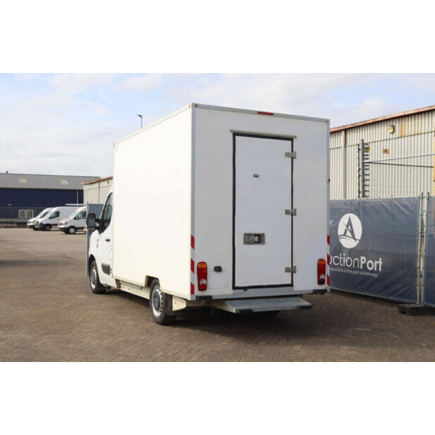 2020 رينو Master-46862079