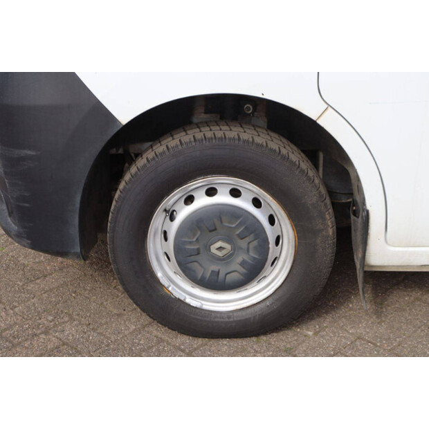 2020 رينو Master-46862087