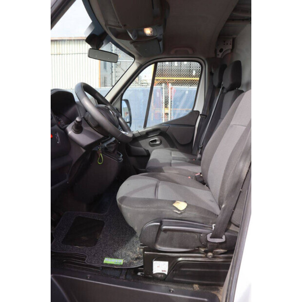 2020 رينو Master-46862091