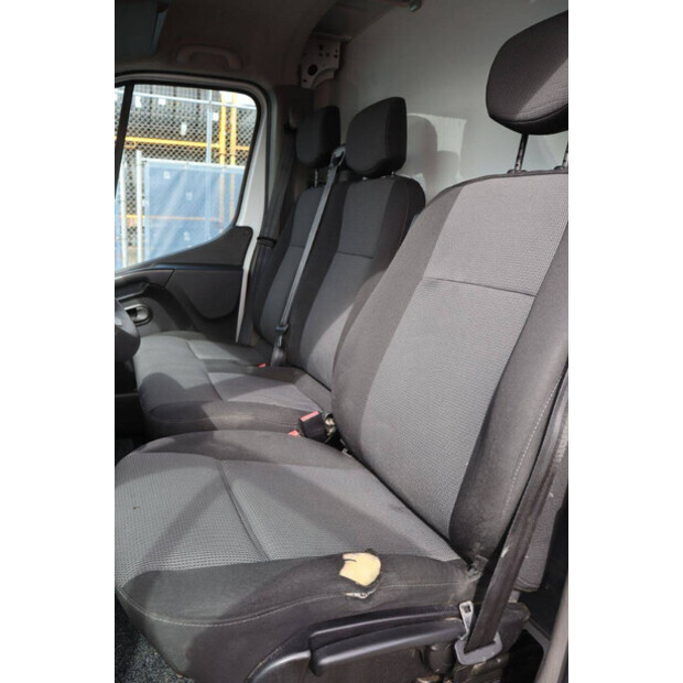 2020 رينو Master-46862092