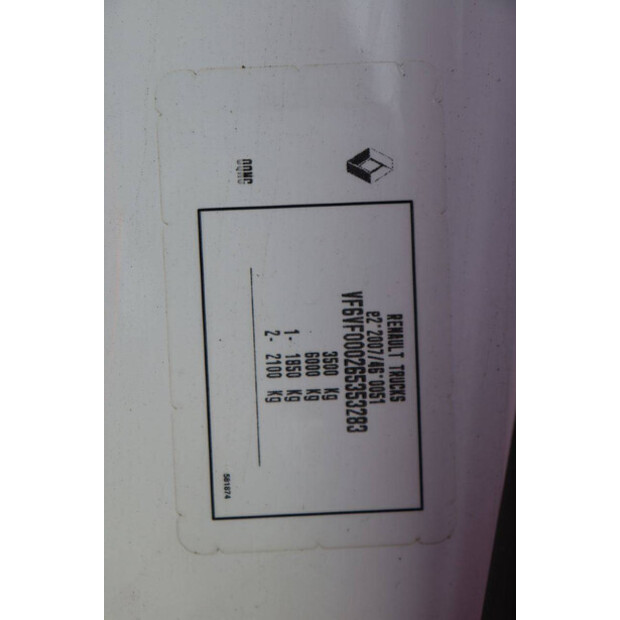 2020 رينو Master-46862117