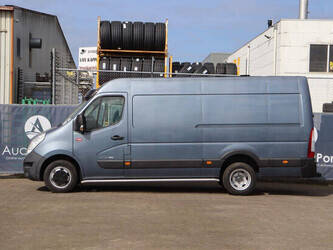 2017-renault-master-1448175-46862125