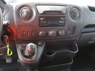 2017-renault-master-1448175-46862156