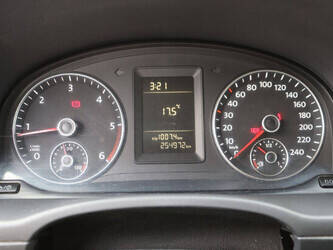 2012-volkswagen-caddy-1448184-46862480