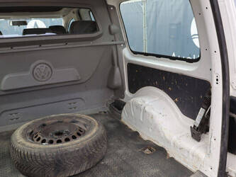 2012-volkswagen-caddy-1448184-46862491