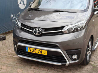 2019-toyota-proace-1448200-46863190