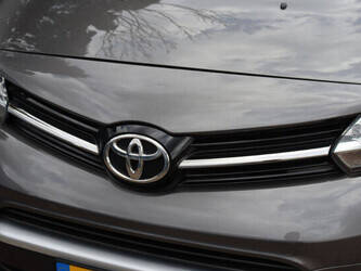 2019-toyota-proace-1448200-46863191