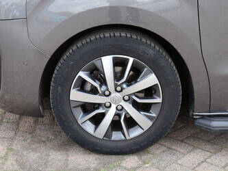 2019-toyota-proace-1448200-46863195