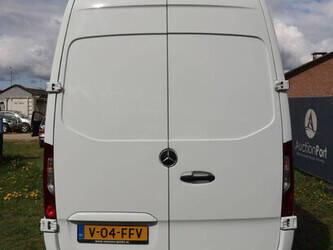 2022-mercedes-benz-sprinter-1448203-46863368