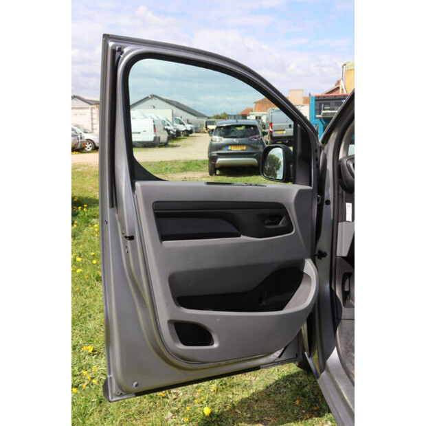 2021 بيجو Expert-46863578