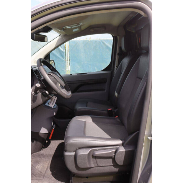 2021 بيجو Expert-46863579