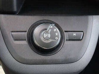 2021-peugeot-expert-1448207-46863586