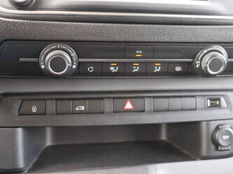 2021-peugeot-expert-1448207-46863588