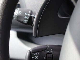 2021-peugeot-expert-1448207-46863590