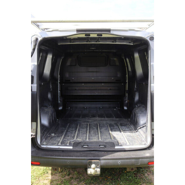 2021 بيجو Expert-46863596