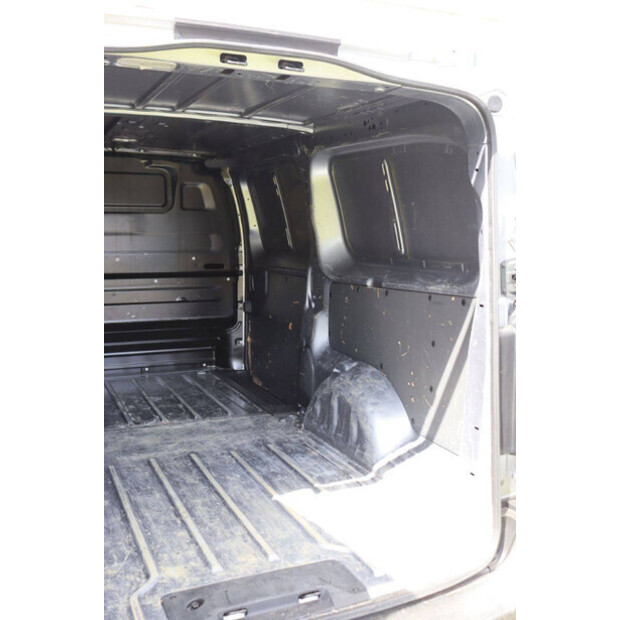 2021 بيجو Expert-46863597