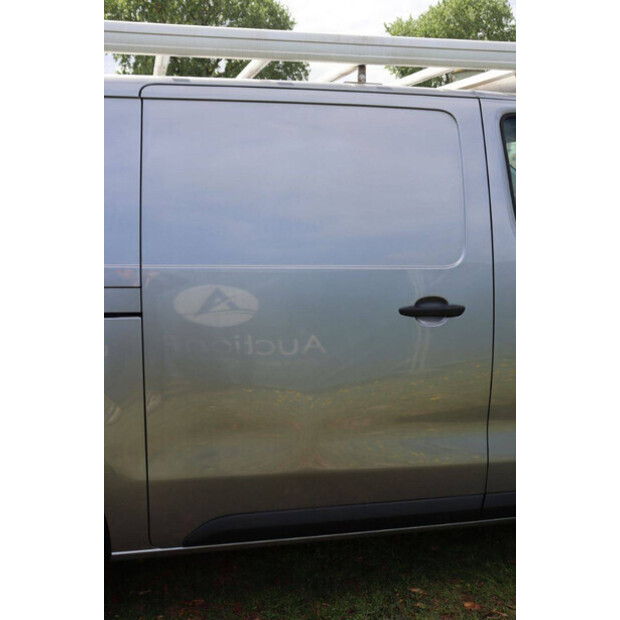 2021 بيجو Expert-46863599