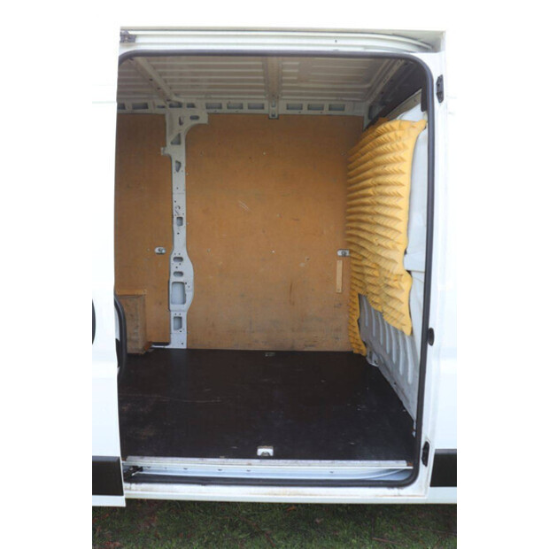 2018 Peugeot BOXER-46863649