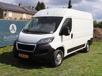 2018-peugeot-boxer-1448209-46863665