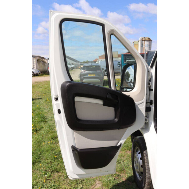 2018 Peugeot BOXER-46863676