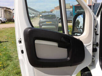 2018-peugeot-boxer-1448209-46863676