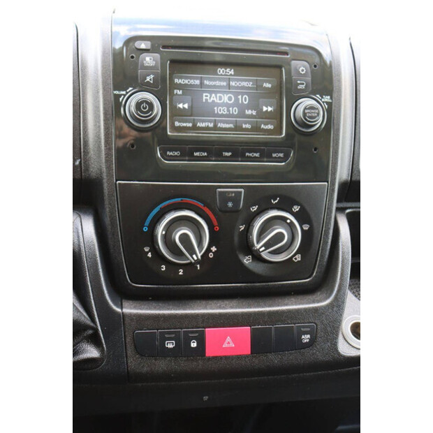 2018 Peugeot BOXER-46863684