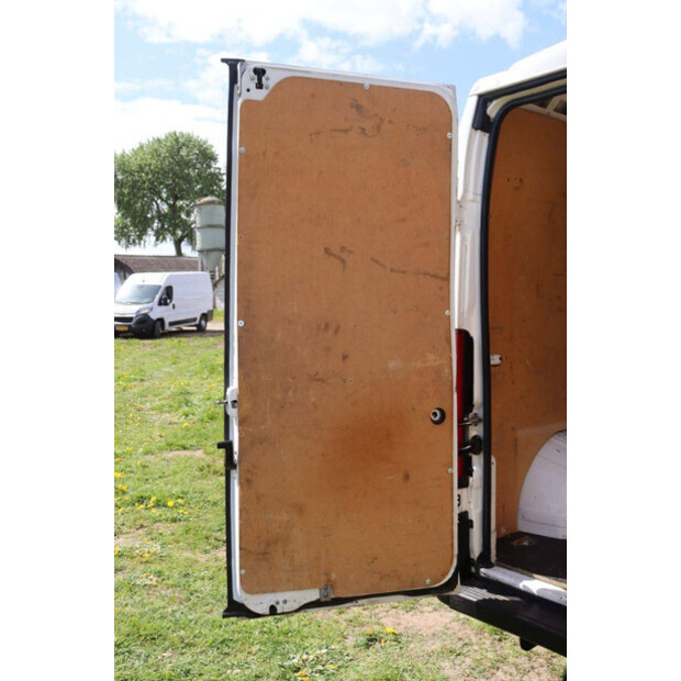 2018 Peugeot BOXER-46863693