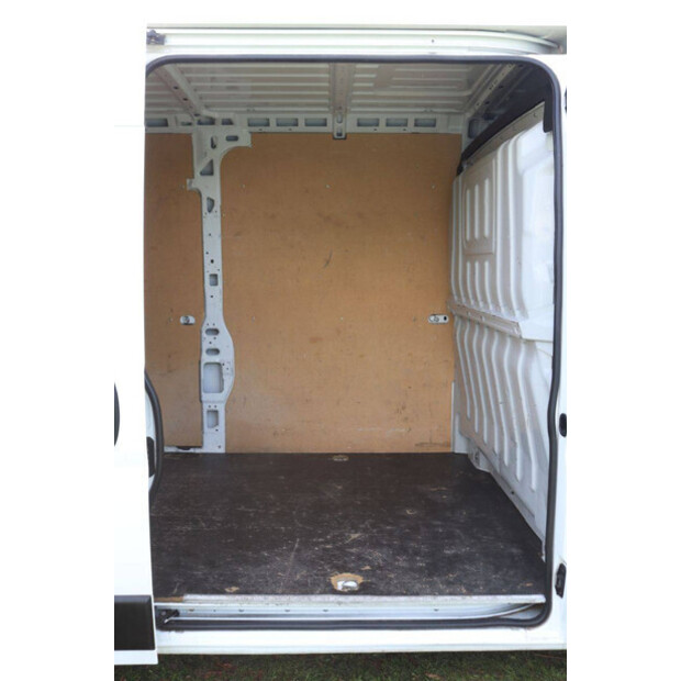 2018 Peugeot BOXER-46863698