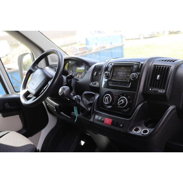 2018 Peugeot BOXER-46863701