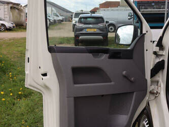 2007-volkswagen-transporter-1448215-46863953