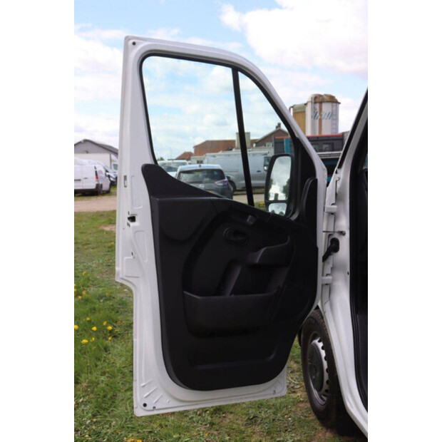 2020 Renault Master-46864000