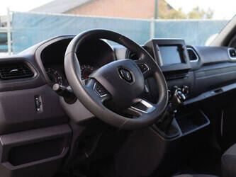 2020-renault-master-1448216-46864003