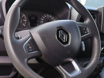 2020-renault-master-1448216-46864005